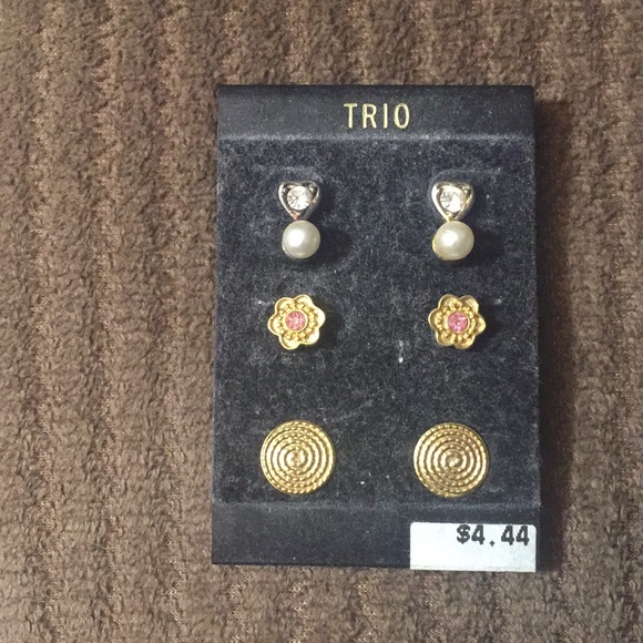 Jewelry - {Vintage} Earrings trio